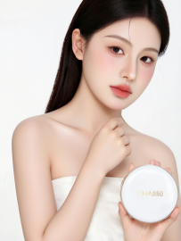 手持产品拍照加了彩妆